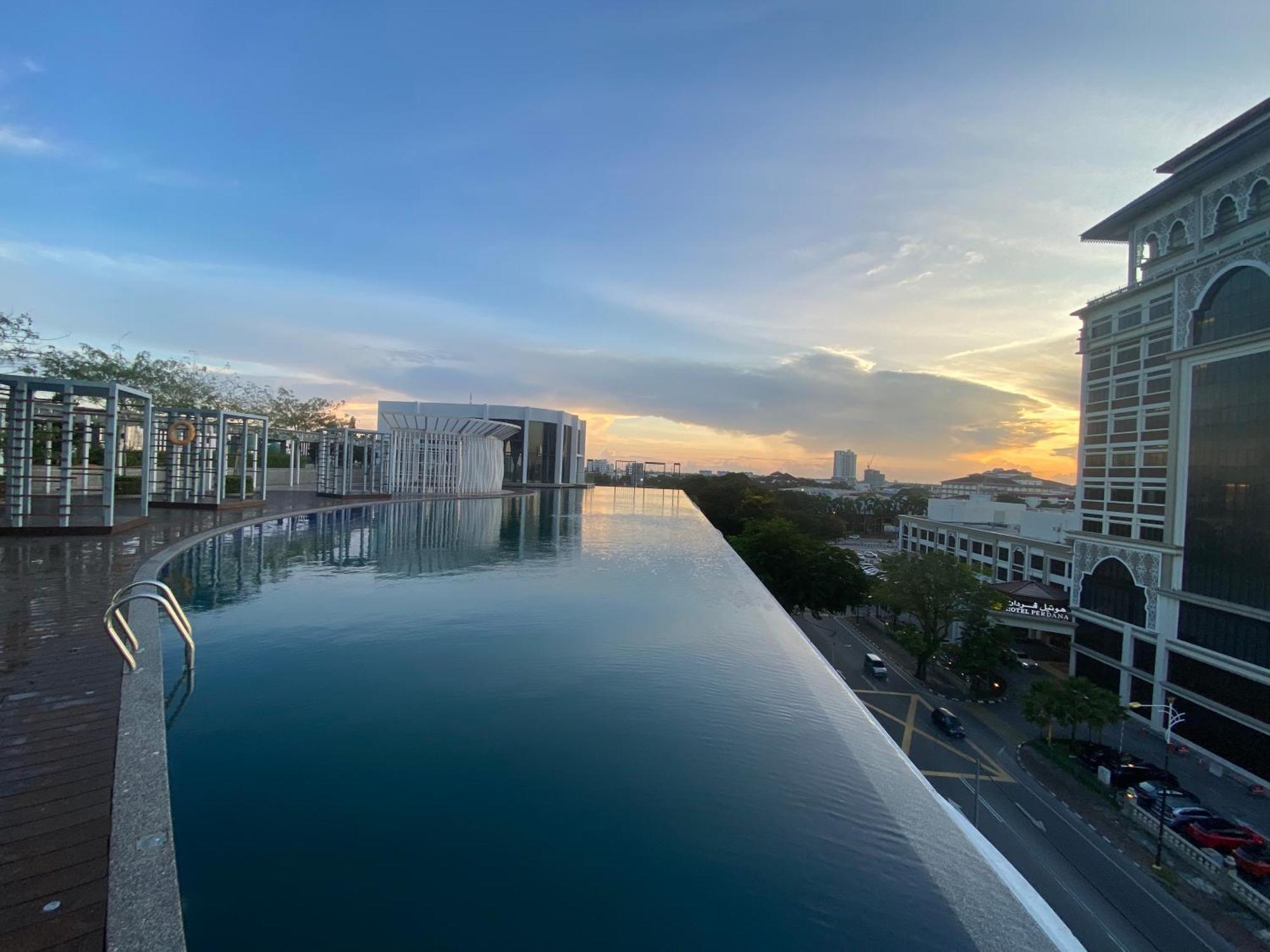 Jsadli Suite Troika Residence Kota Bharu Buitenkant foto